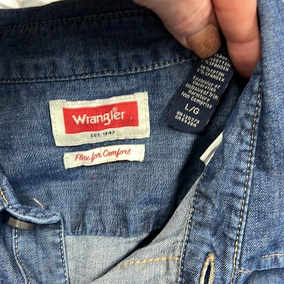 Wrangler Rose Patched Vintage Denim Western Button Down Long Sleeve Shirt Size L - Picture 4 of 7